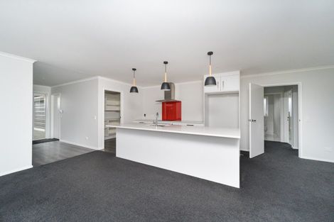 Photo of property in 9 Mediterranean Grove, Fitzherbert, Palmerston North, 4410