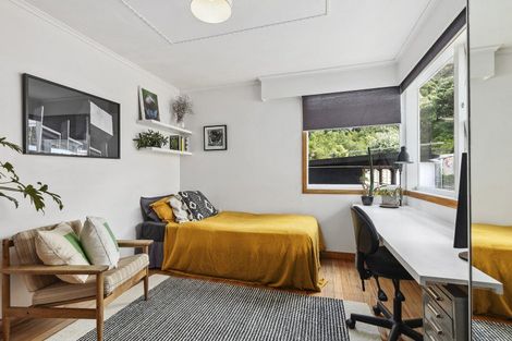 Photo of property in 130 Breaker Bay Road, Breaker Bay, Wellington, 6022