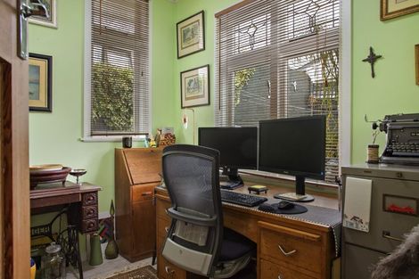 Photo of property in 92 Townsend Road, Miramar, Wellington, 6022