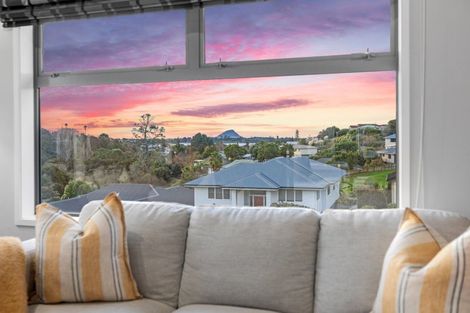 Photo of property in 111 Oteki Park Drive, Welcome Bay, Tauranga, 3112