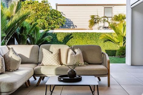 Photo of property in 23 Muritai Road, Milford, Auckland, 0620