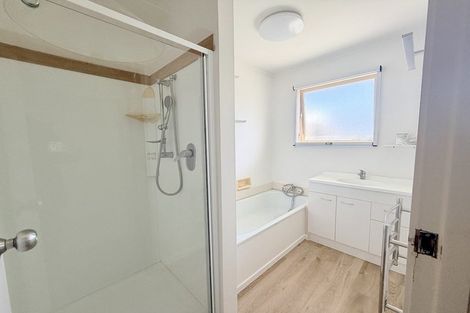 Photo of property in 14 Heather Place, Sunnynook, Auckland, 0620