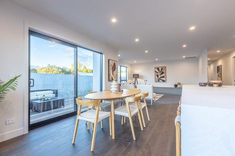 Photo of property in 32 Memorial Drive, Hokowhitu, Palmerston North, 4410