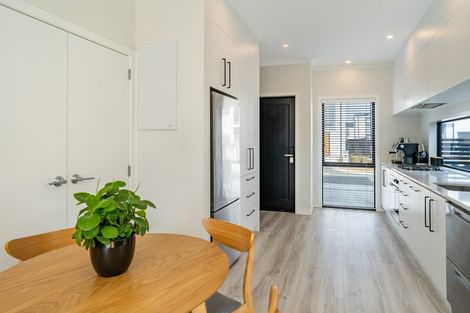 Photo of property in 5 Gloaming Lane, Wallaceville, Upper Hutt, 5018