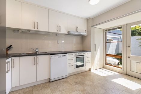 Photo of property in 1/274b Birkdale Road, Birkdale, Auckland, 0626