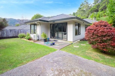 Photo of property in 92 Raukawa Street, Stokes Valley, Lower Hutt, 5019