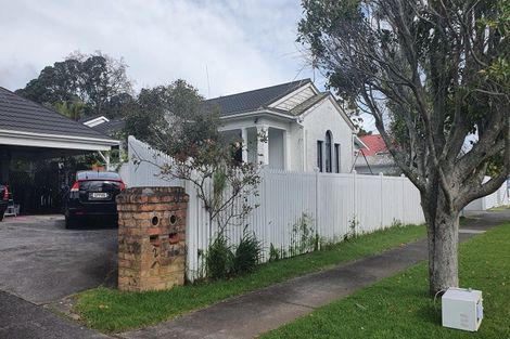 Photo of property in 1/56 Beresford Street, Bayswater, Auckland, 0622