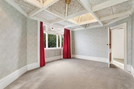 Photo of property in 18 Sandwich Road, Beckenham, Christchurch, 8023