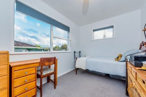 Photo of property in 6 Thornlow Street, Glendene, Auckland, 0602