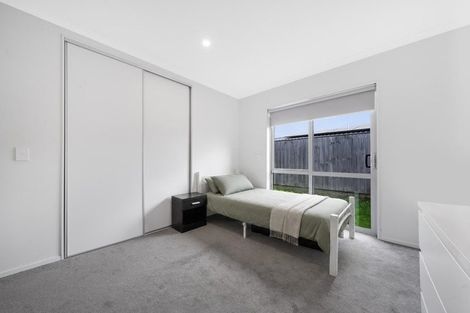 Photo of property in 16 Kutukutu Street, Takanini, 2112