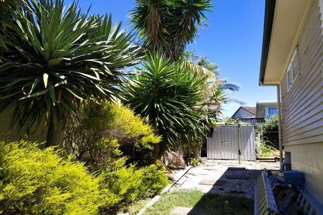 Photo of property in 79 Tirimoana Road, Te Atatu South, Auckland, 0602