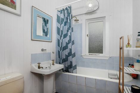 Photo of property in 1/8 Merani Street, Narrow Neck, Auckland, 0622