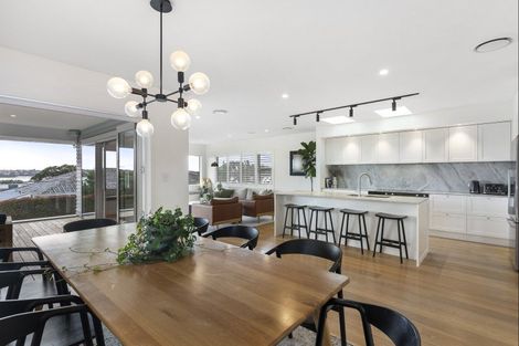 Photo of property in 87 Sylvan Avenue, Northcote, Auckland, 0627