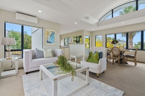 Photo of property in 37a Parr Terrace, Castor Bay, Auckland, 0620