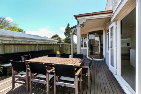 Photo of property in 180 Brooklands Road, Vogeltown, New Plymouth, 4310