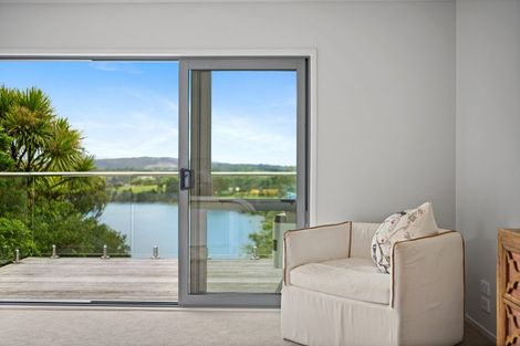 Photo of property in 41 Pohutukawa Avenue, Shelly Park, Auckland, 2014