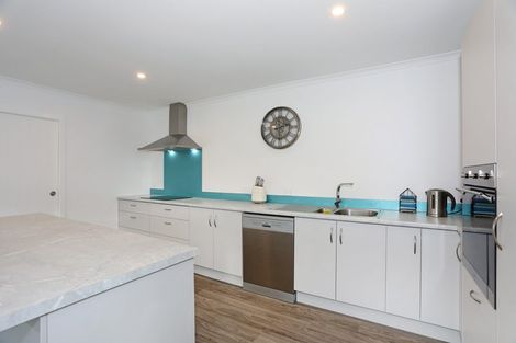 Photo of property in 28 Oldfield Lane, Marton, 4710