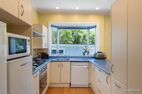 Photo of property in 33 Elmslie Road, Pinehaven, Upper Hutt, 5019