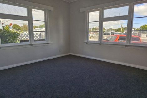 Photo of property in 3 Waimea Street, Westown, New Plymouth, 4310