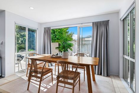 Photo of property in 26 Admirals Court Drive, Greenhithe, Auckland, 0632