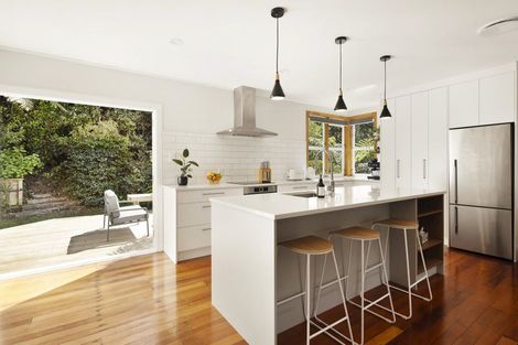 Photo of property in 44 Homewood Crescent, Karori, Wellington, 6012