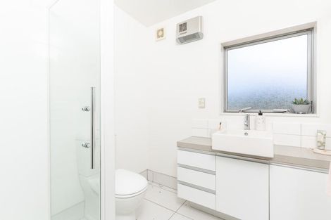 Photo of property in 10 Saddleback Grove, Karori, Wellington, 6012