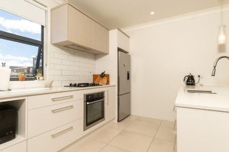 Photo of property in 4 Whimbrel Road, Flat Bush, Auckland, 2019