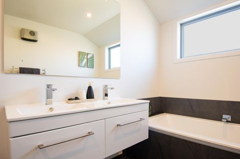 Photo of property in 51a Molyneux Avenue, Cromwell, 9310