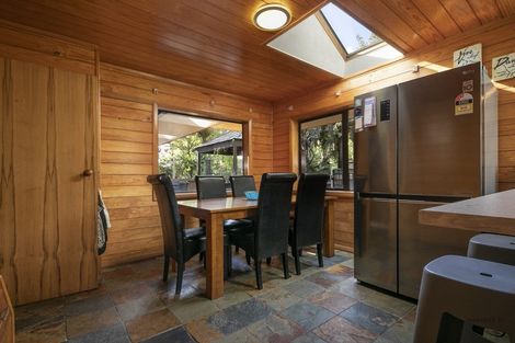 Photo of property in 219 Shaw Road, Titirangi, Auckland, 0604