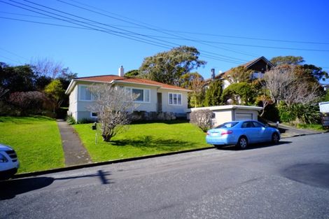 Photo of property in 3 Huia Street, Tawa, Wellington, 5028