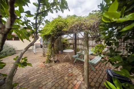 Photo of property in 85 Wellesley Road, Napier South, Napier, 4110
