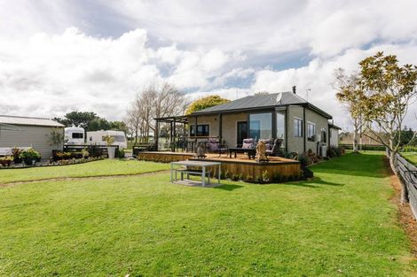 Photo of property in 423 Tipapakuku Road, Dannevirke, 4976