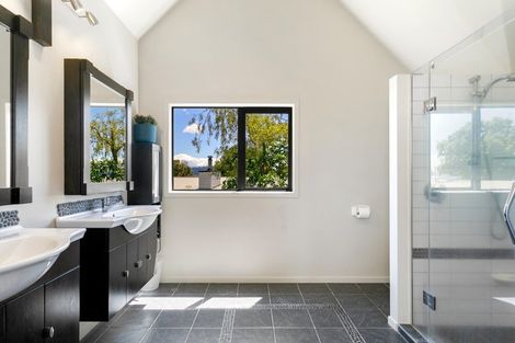 Photo of property in 34 Matuku Street, Two Mile Bay, Taupo, 3330