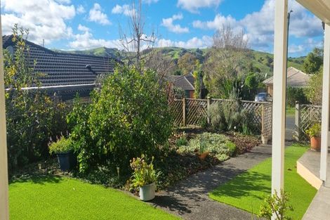 Photo of property in 72 Cabeleigh Drive, Helensville, 0800