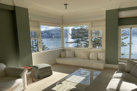 Photo of property in Sunhaven Flats, 262 Oriental Parade, Oriental Bay, Wellington, 6011