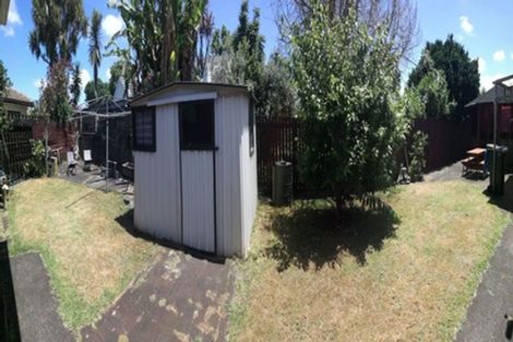 Photo of property in 4 Pettit Place, Manukau, Auckland, 2025
