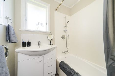 Photo of property in 43 Sutherland Crescent, Westbrook, Palmerston North, 4412