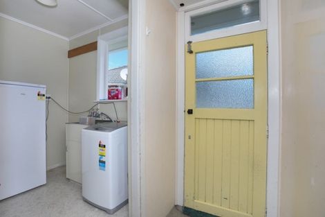 Photo of property in 23 Holland Crescent, Bulls, 4818