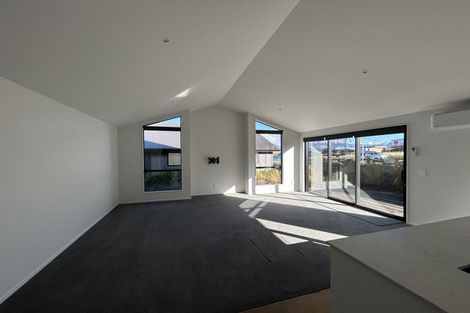 Photo of property in 62 Kirimoko Crescent, Wanaka, 9305