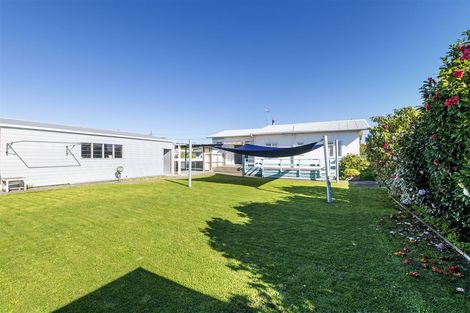 Photo of property in 46 Mako Mako Road, Levin, 5510