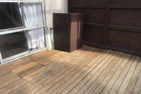 Photo of property in 6/42 Sheridan Drive, New Lynn, Auckland, 0600