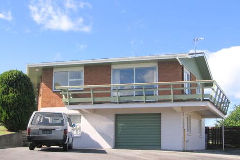 Photo of property in 15 Hinerau Grove, Waipahihi, Taupo, 3330