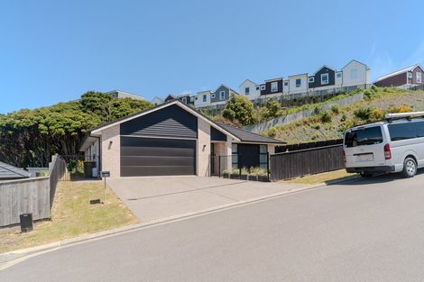 Photo of property in 6 Topsail Way, Whitby, Porirua, 5024