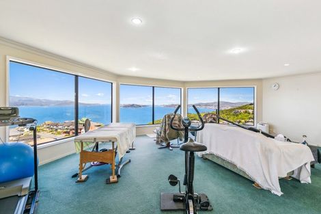 Photo of property in 20 Sunhaven Drive, Newlands, Wellington, 6037