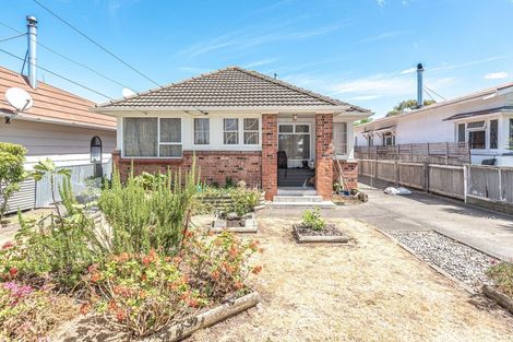 Photo of property in 49 Caius Avenue, Gonville, Whanganui, 4501