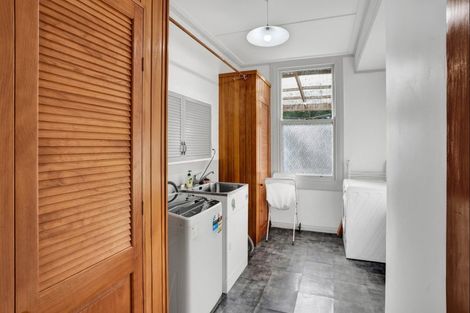 Photo of property in 18 Mills Street, Eltham, 4322