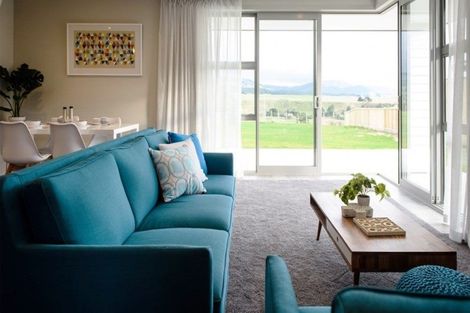 Photo of property in 162 Pacific Drive, Fitzherbert, Palmerston North, 4410