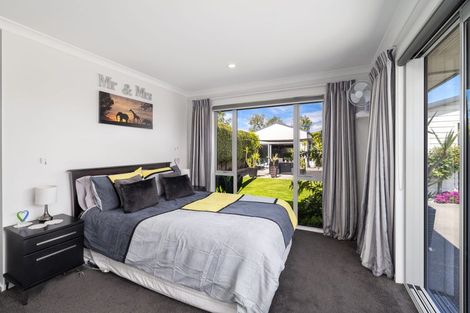 Photo of property in 250 Mairehau Road, Burwood, Christchurch, 8083