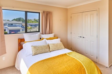 Photo of property in 9 Aspiring Terrace, Aotea, Porirua, 5024