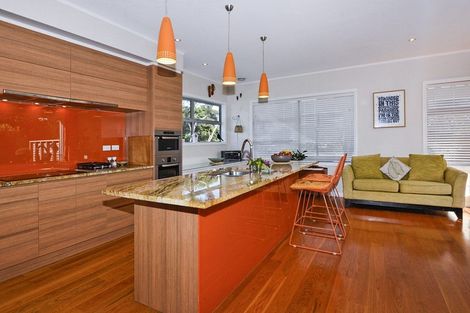 Photo of property in 235g Titirangi Road, Titirangi, Auckland, 0604
